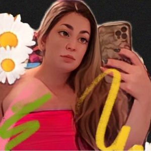 About the Seller! 🤍❤️🤍❤️